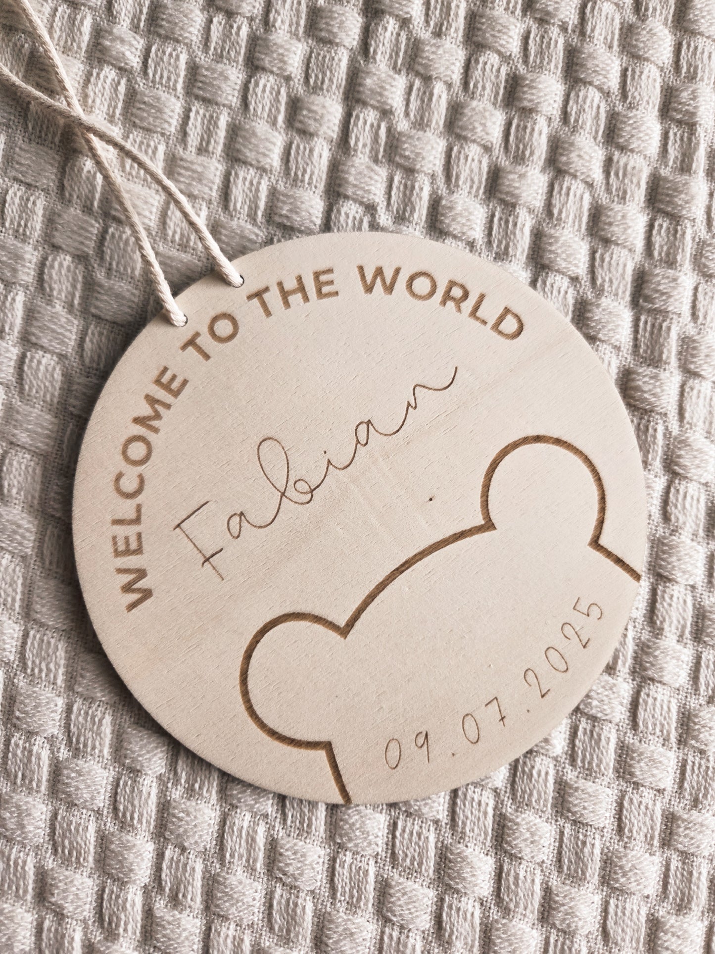 Welcome to the World Holzschild mit Namen und Datum personalisiert