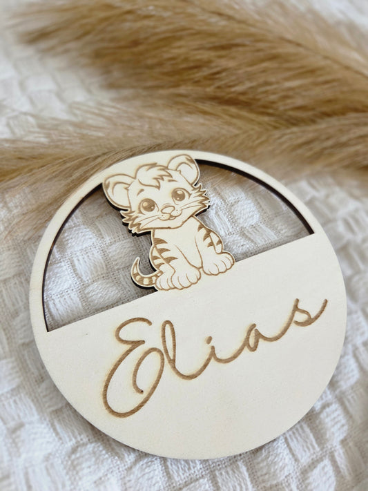 Holzschild mit Namen personalisiert