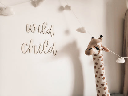 Schriftzug aus Holz "wild child"