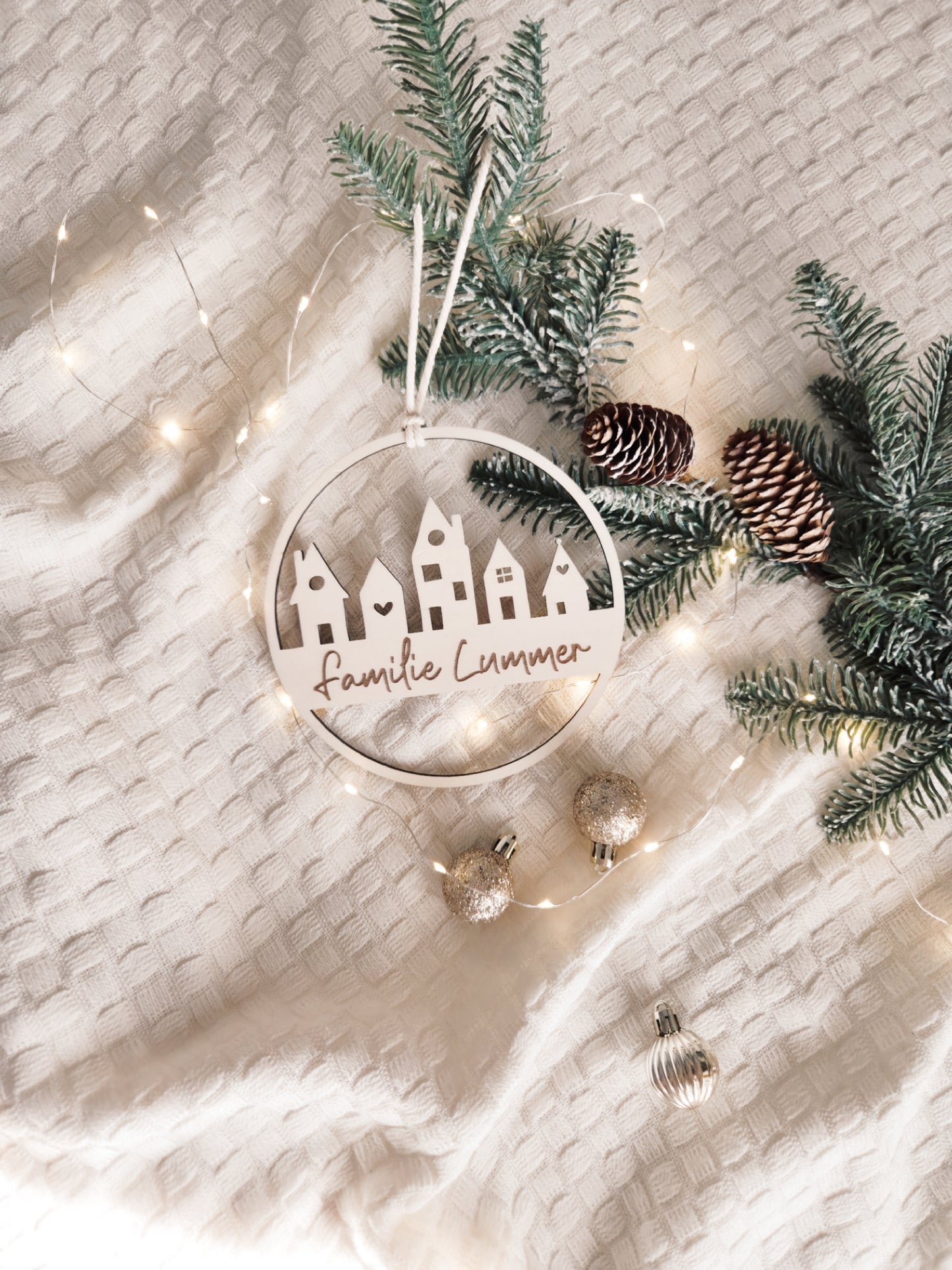Weihnachtsschild aus Holz personalisiert mit Familienname