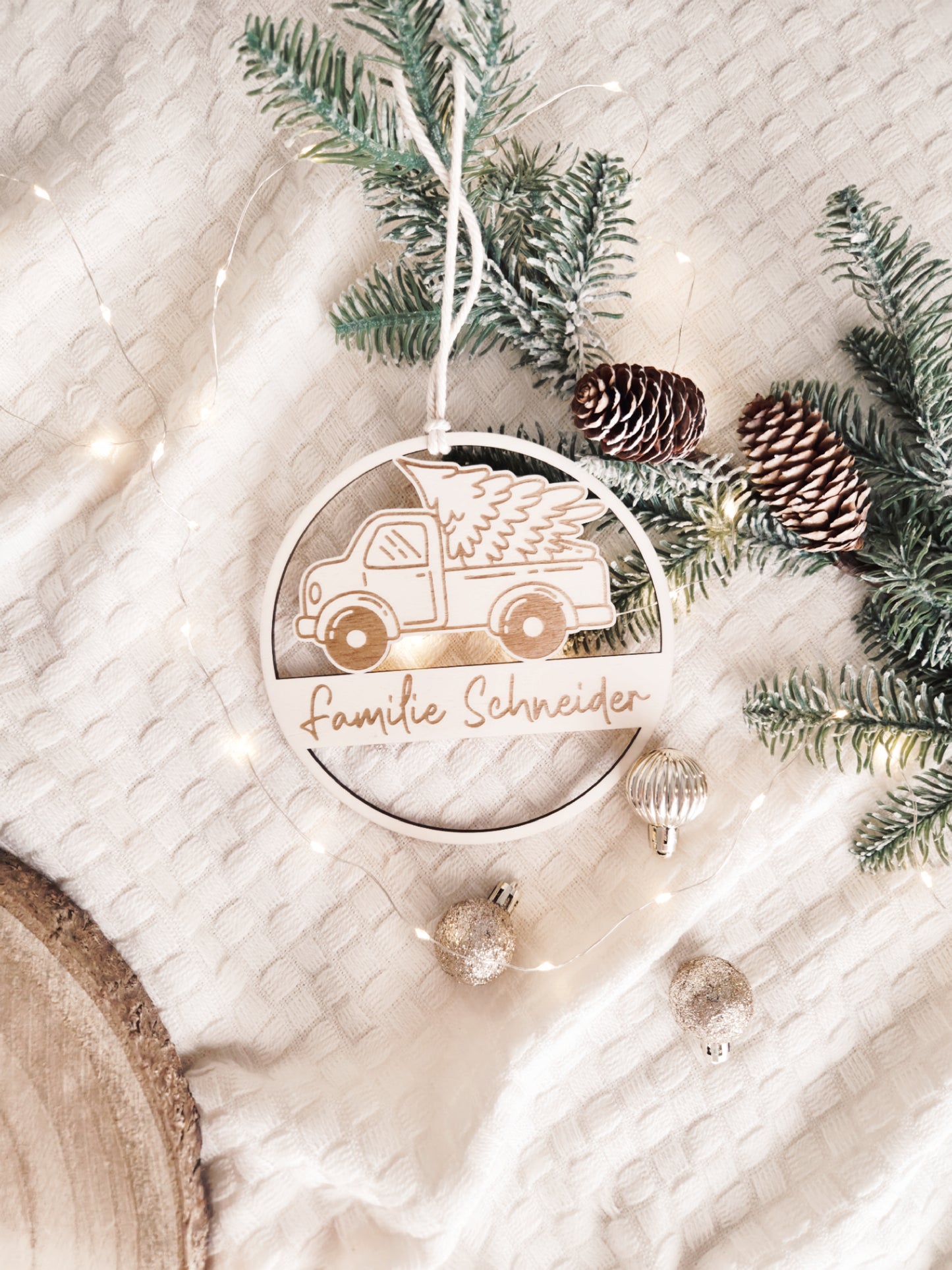 Weihnachtsschild aus Holz personalisiert mit Familienname