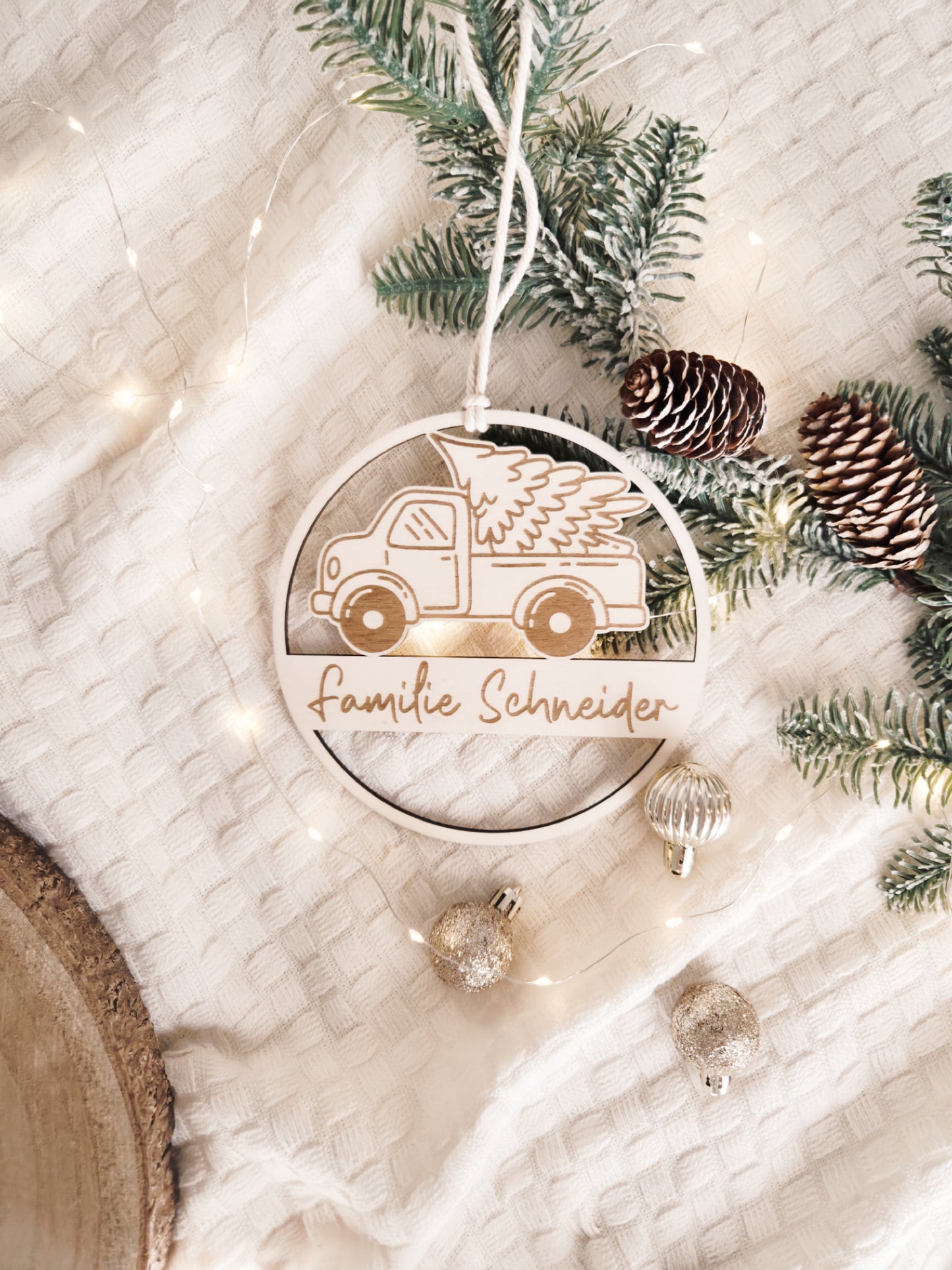 Weihnachtsschild aus Holz personalisiert mit Familienname