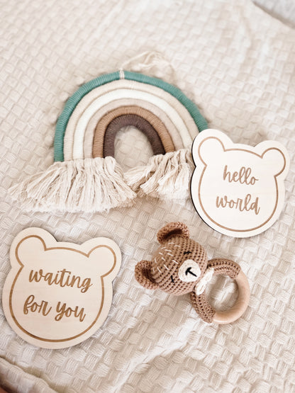 hello world und waiting for you Holzschild im Bärenstil