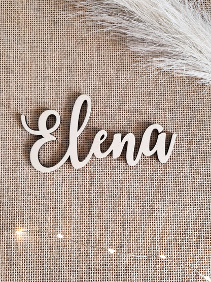 Personalisierter Holzschriftzug mit Namen – moderne Wanddeko & Türschild