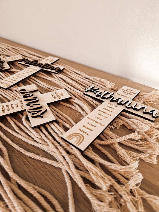 Taufkreuz mit Namen personalisiert