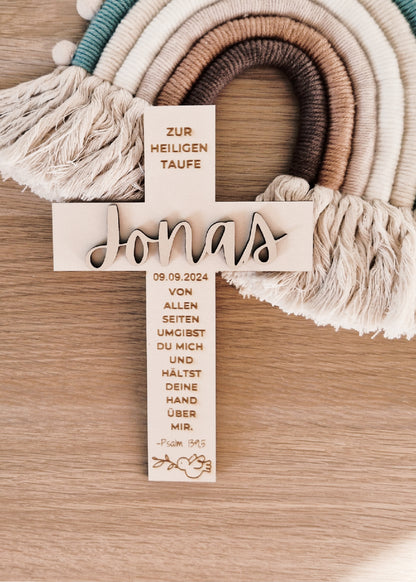 Taufkreuz mit Namen personalisiert