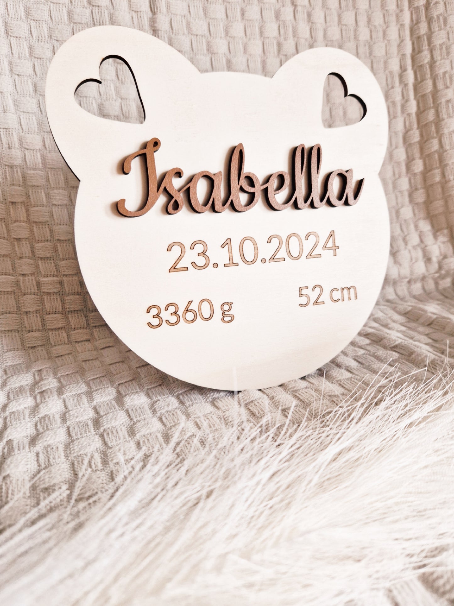 Personalisierte Geburtstafel aus Holz im Bärenstil