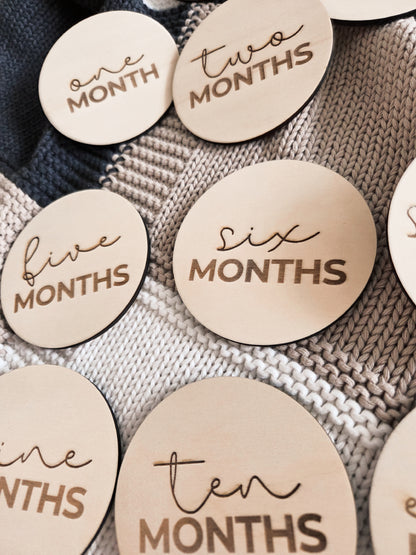 Meilensteinkarten Monatskarten Months Hello Little One