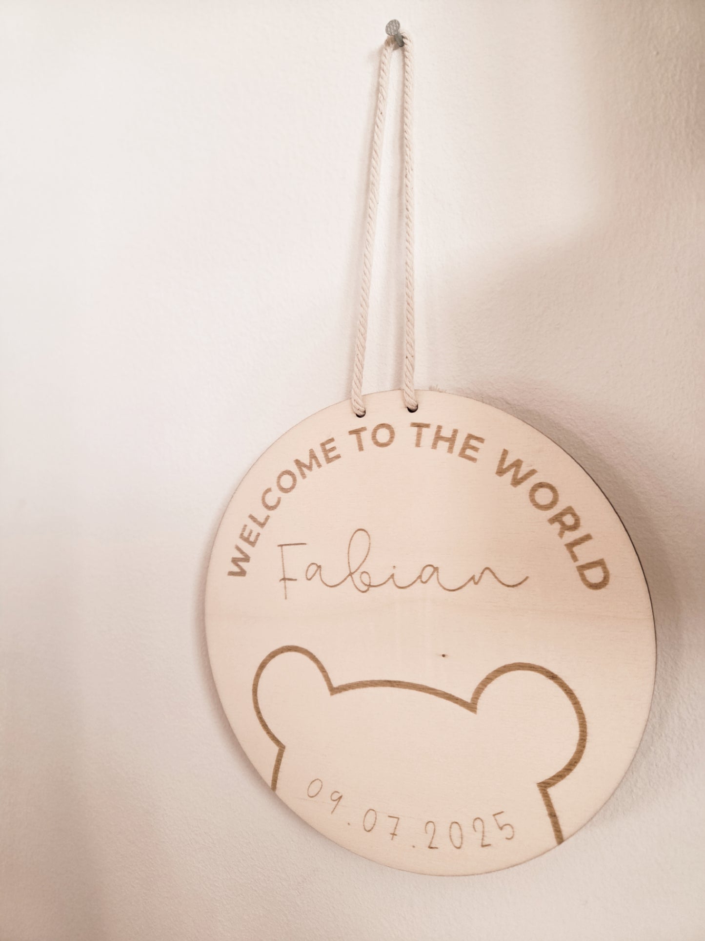 Welcome to the World Holzschild mit Namen und Datum personalisiert