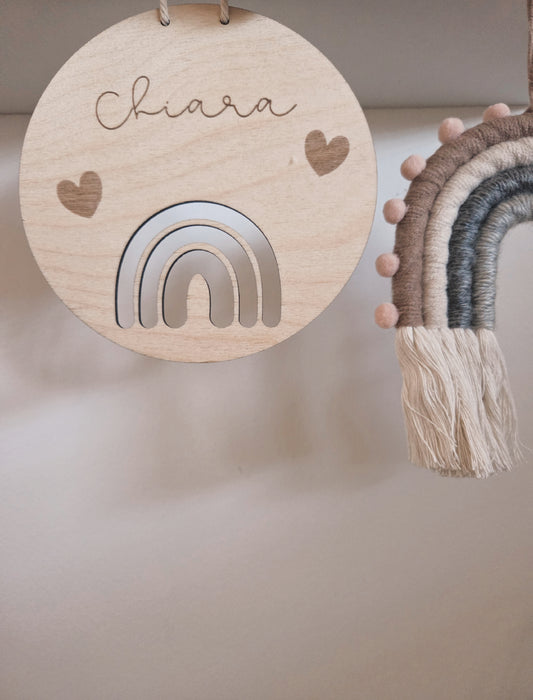 Personalisiertes Namensschild Regenbogen aus Holz
