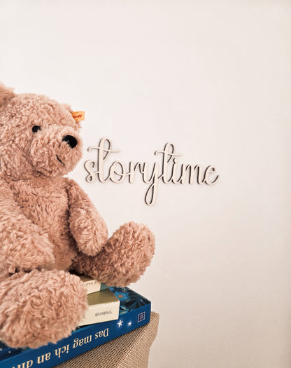 Holzschriftzug "storytime"