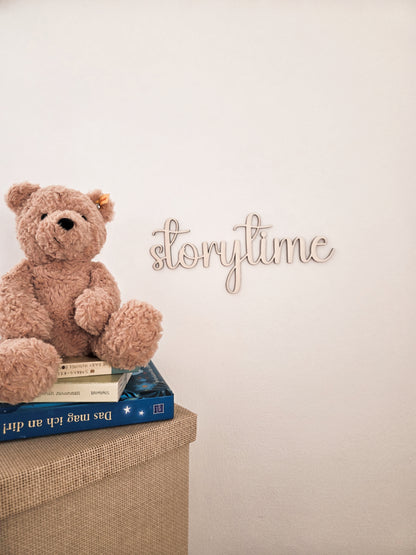Holzschriftzug "storytime"