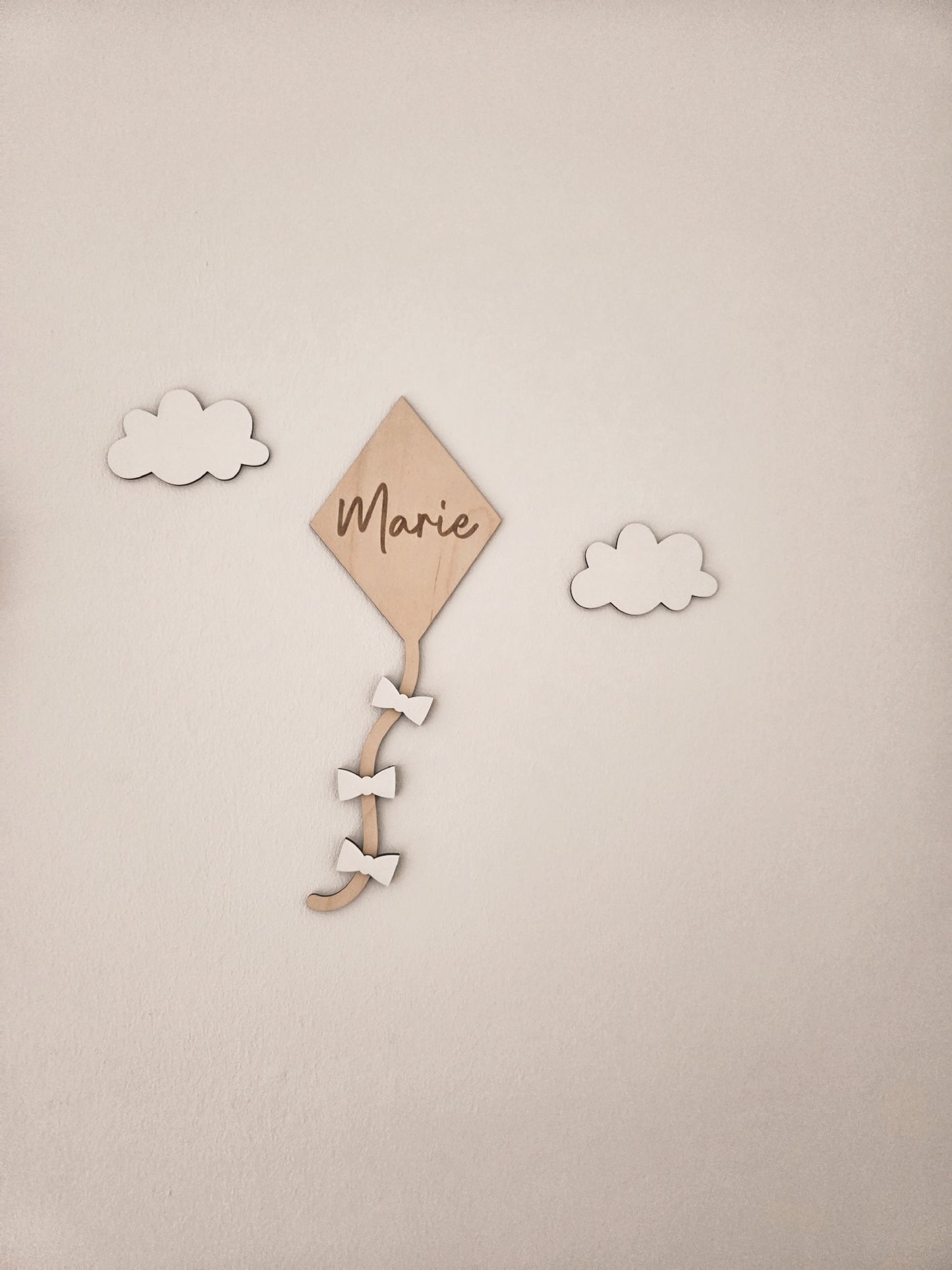 Personalisierter Drache aus Holz mit Namen graviert