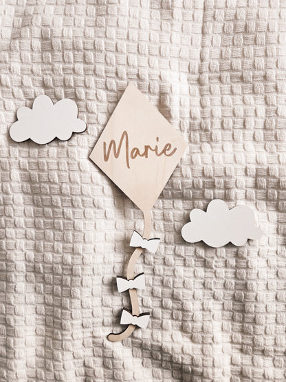 Personalisierter Drache aus Holz mit Namen graviert