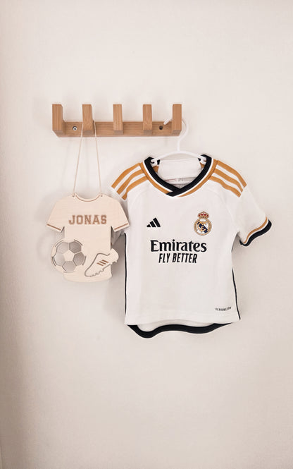 Personalisiertes Trikot aus Holz mit Namen graviert