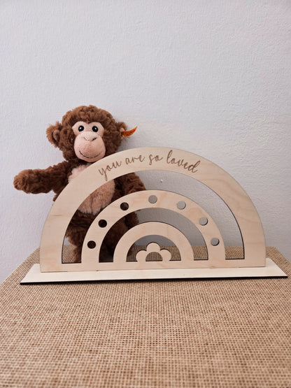 Regenbogenschild aus Holz