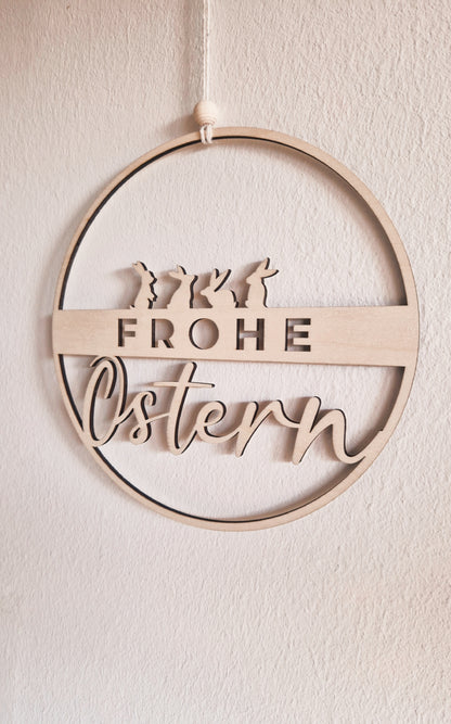 Holzschild „Frohe Ostern“ mit Hasen – natürliche Osterdekoration