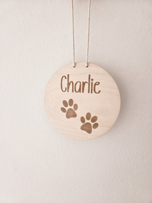 personalisiertes Haustierschild aus Holz