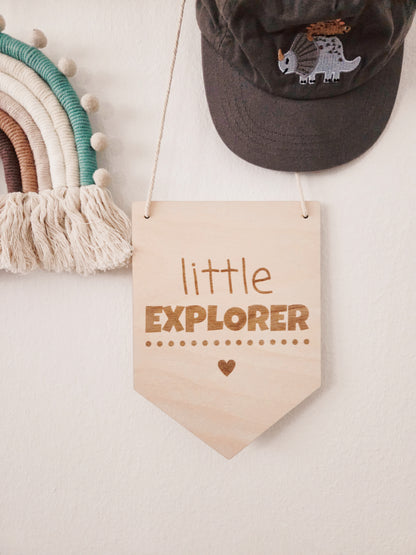 Wimpel aus Holz „Little Explorer“