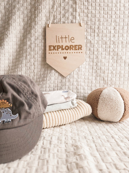 Wimpel aus Holz „Little Explorer“