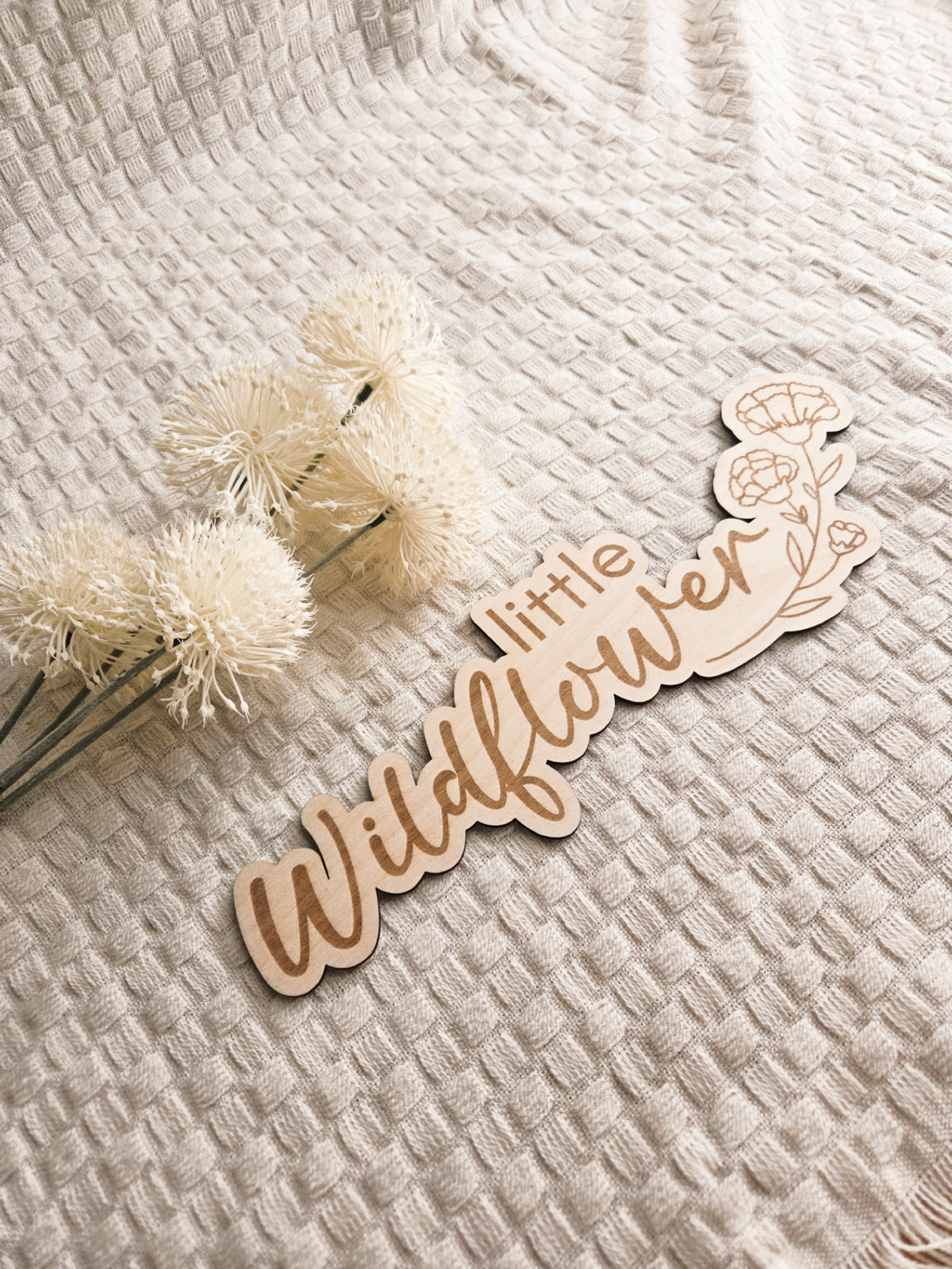 Little Wildflower aus Holz – liebevolle Kinderzimmer Deko mit Blumen