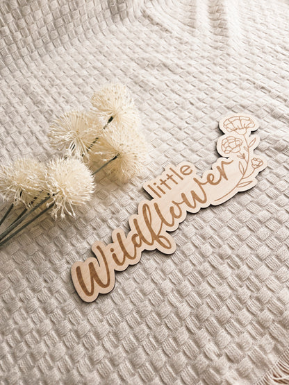 Little Wildflower aus Holz – liebevolle Kinderzimmer Deko mit Blumen