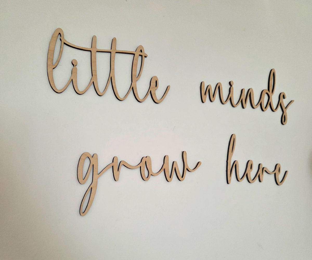 Holz Schriftzug „Little mind, grow here“ | Kinderzimmer Deko | Wanddeko aus Holz | Babyzimmer Dekoration | Geschenk zur Geburt
