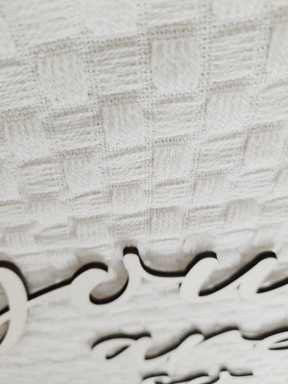 Holz Schriftzug „you are so loved“