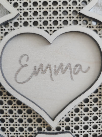 Personalisiertes Bärenschild mit Namen aus Holz